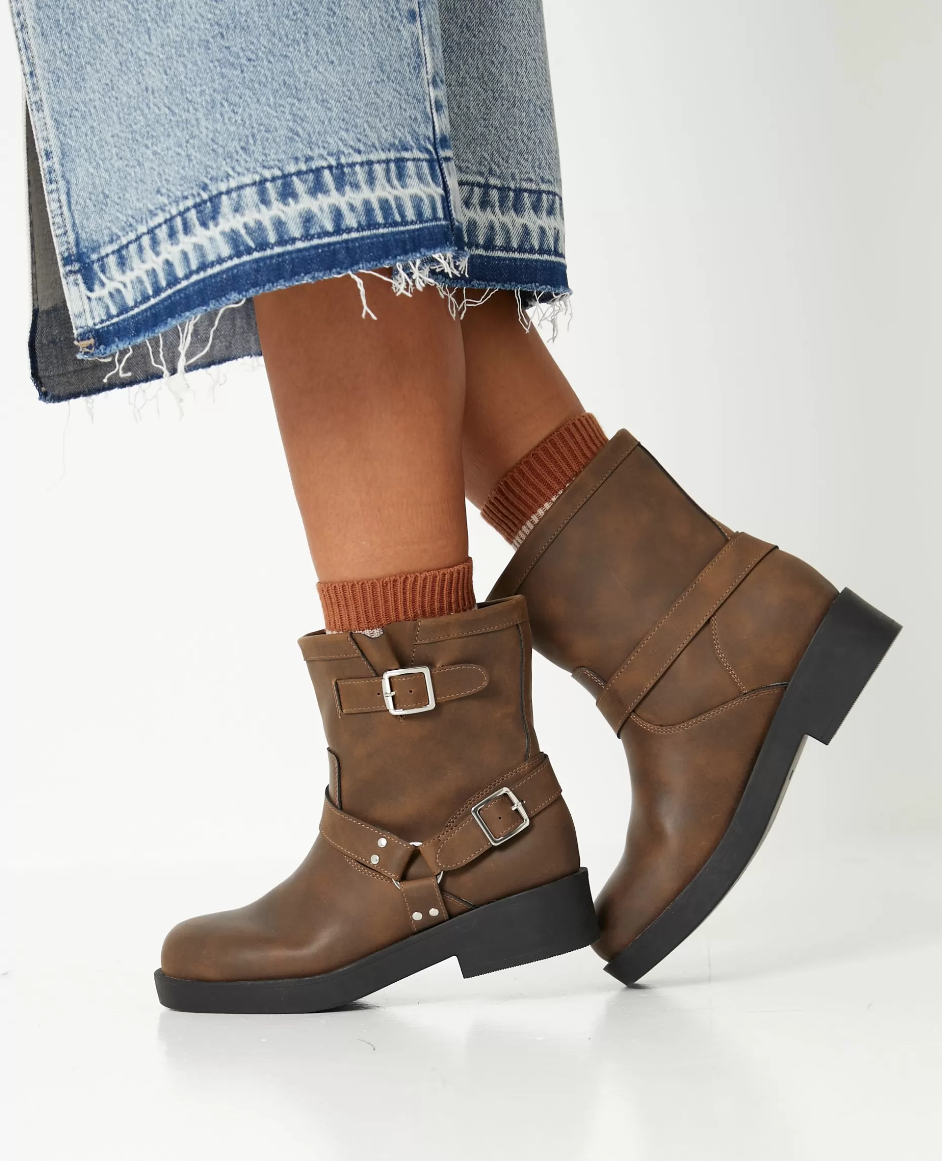 Sale Pimkie Boots Motardes Avec Détails Brides Et Boucle - marron