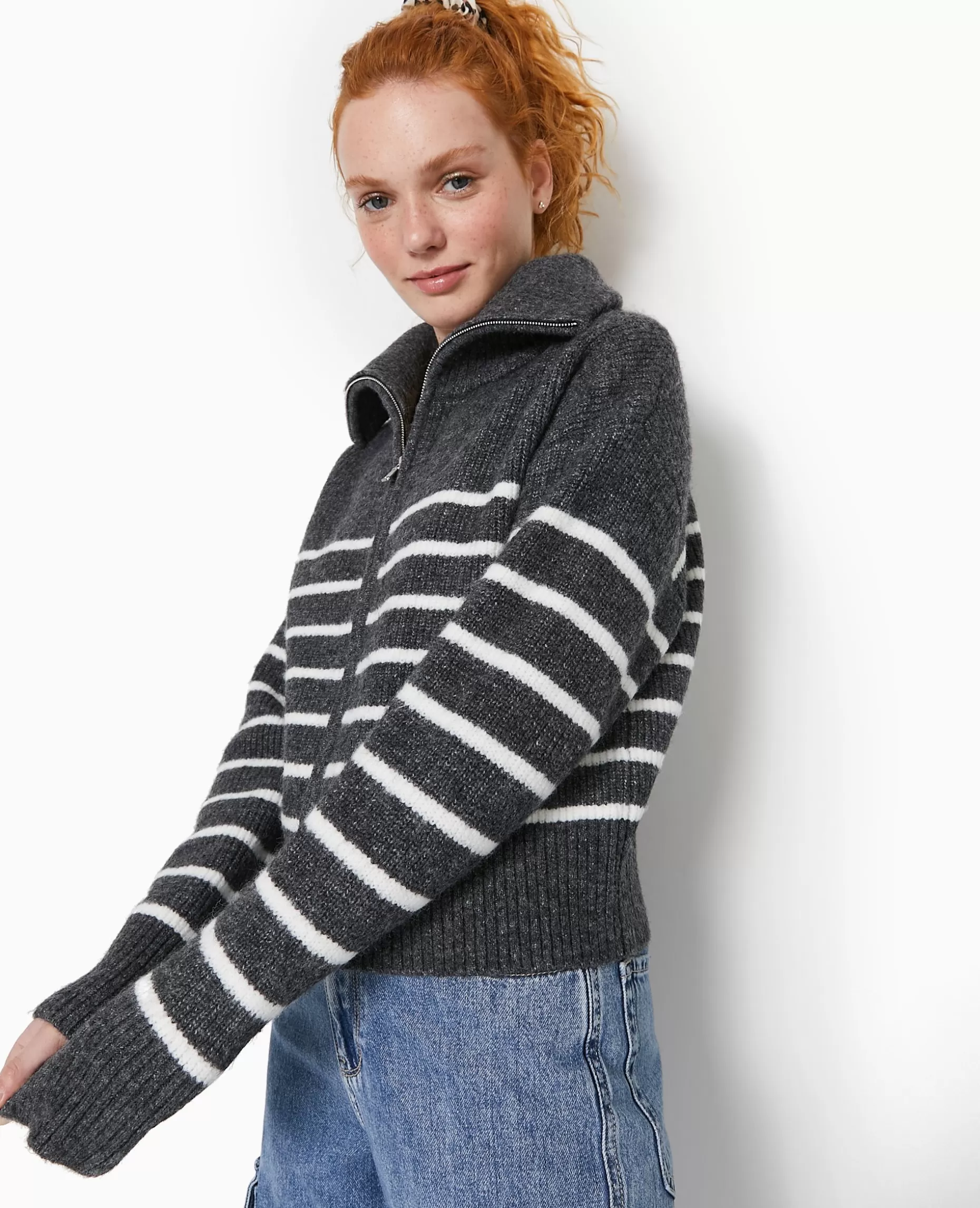 Shop Pimkie Gilet Zippé Rayé Avec Grand Col Maille Côtelée - gris foncé