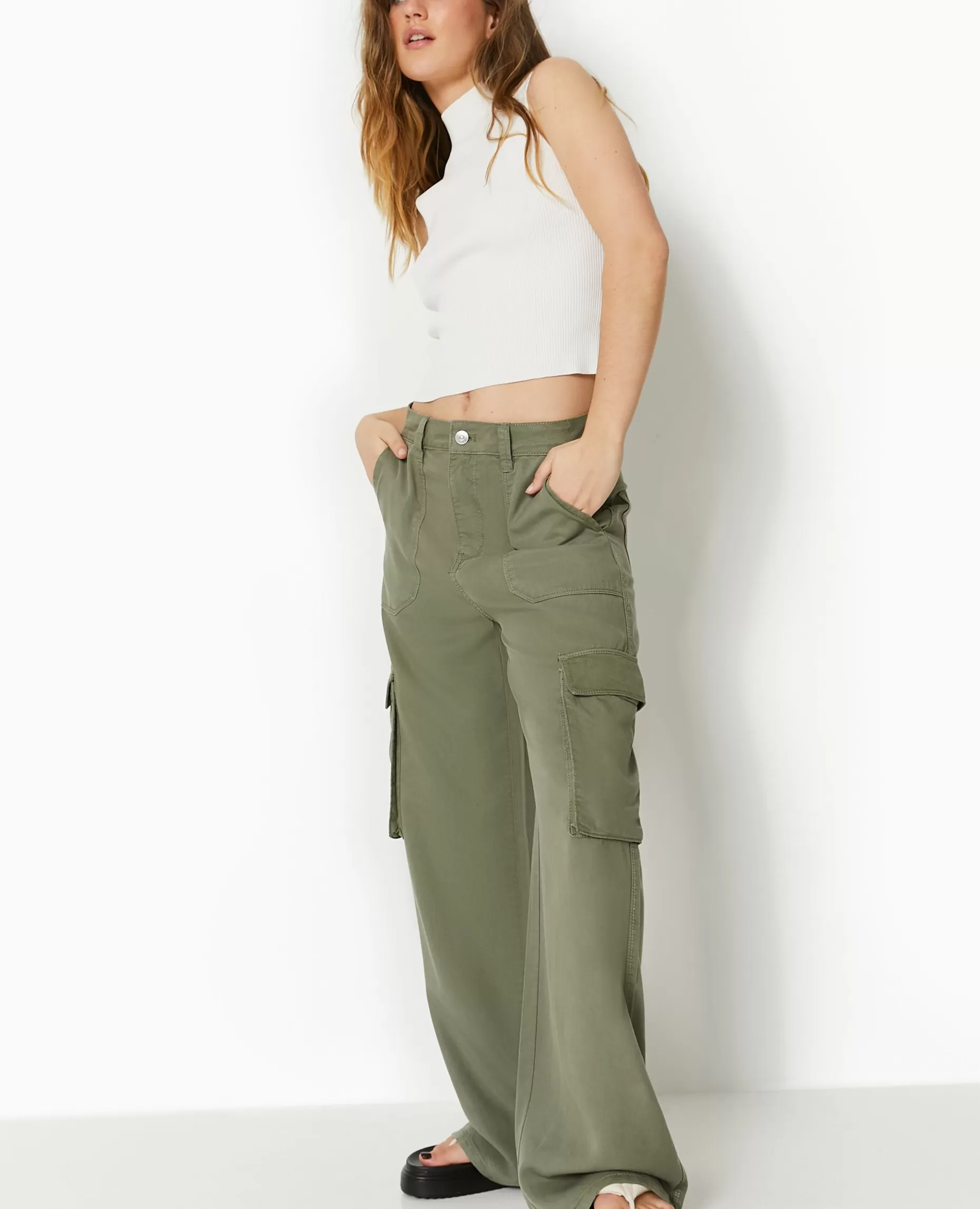 Clearance Pimkie Pantalon Cargo En Tissu Fluide Tencel - vert kaki