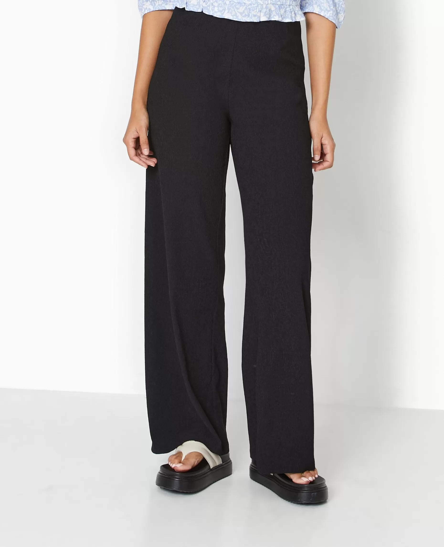 Sale Pimkie Pantalon Large Et Fluide En Tissu Effet Froissé - noir